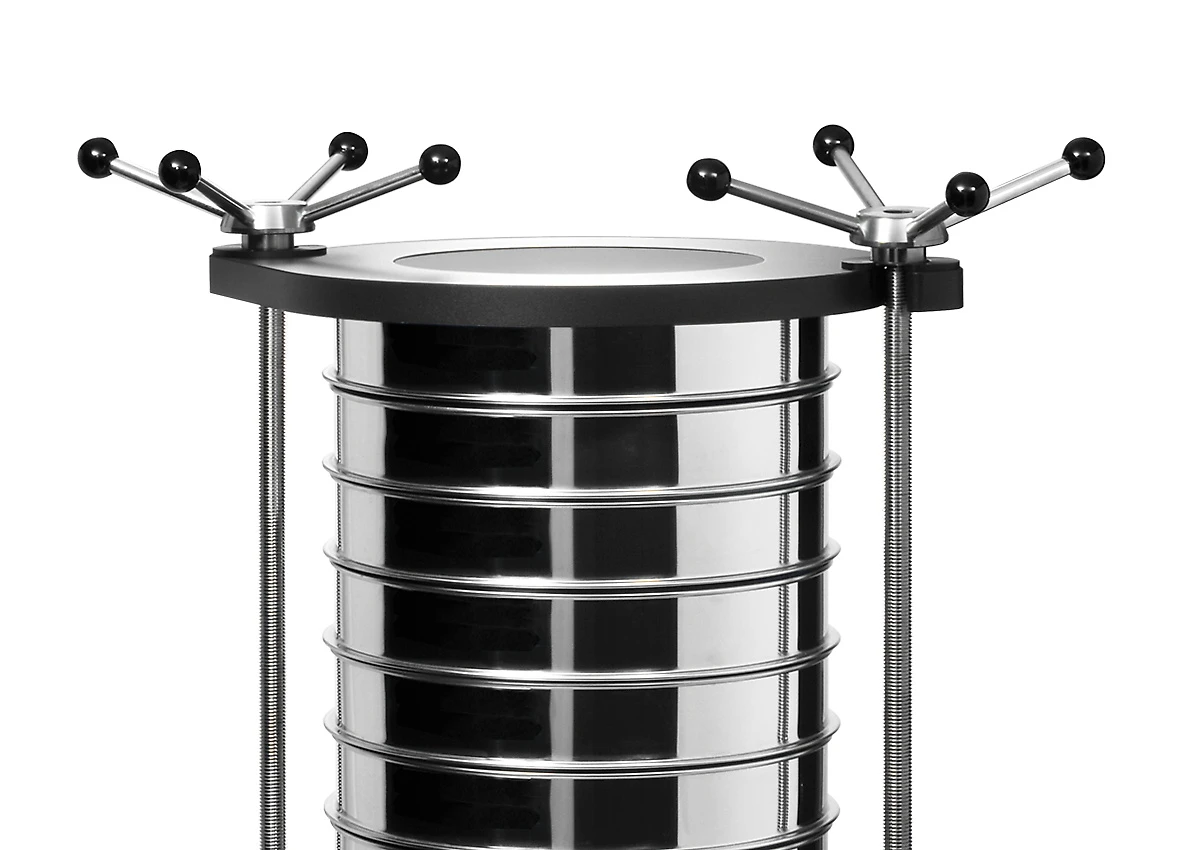 Close-up of the clamping lid on a sieve stack