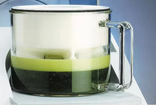 GM 200 grinding container with lettuce, after grinding