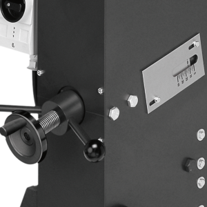 Gap adjustment on the RETSCH jaw crusher platform